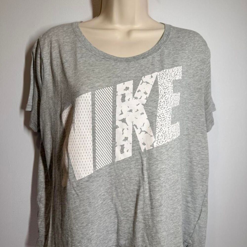 Nike Women's Grey T-shirt